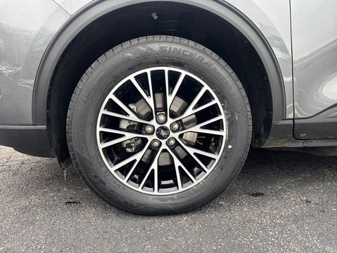 Used 2025 Ford Escape SE image 30