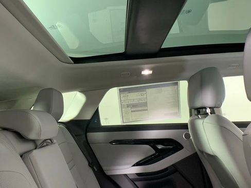 Used 2025 Land Rover Range Rover Evoque S image 29