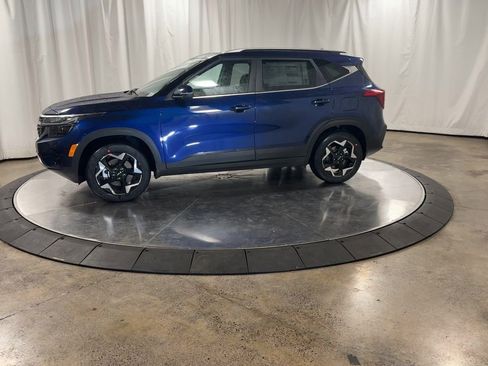 Certified 2025 Kia Seltos EX w/ EX Sunroof Package image 5