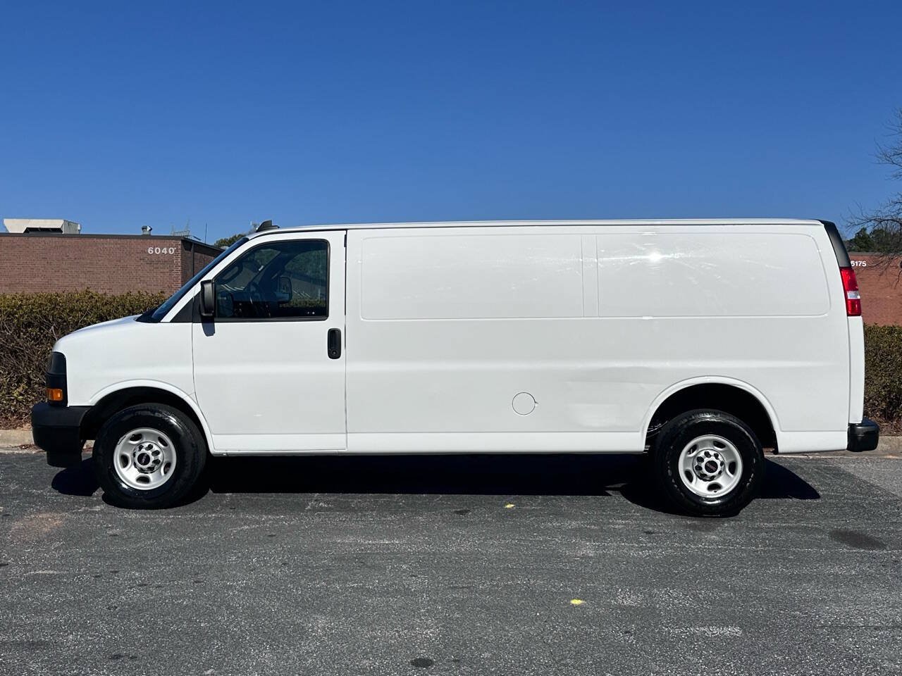 Used 2023 GMC Savana 2500 Extended w/ Driver Convenience Package RWD image 5