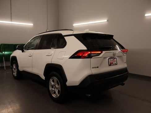 Used 2021 Toyota RAV4 XLE image 4
