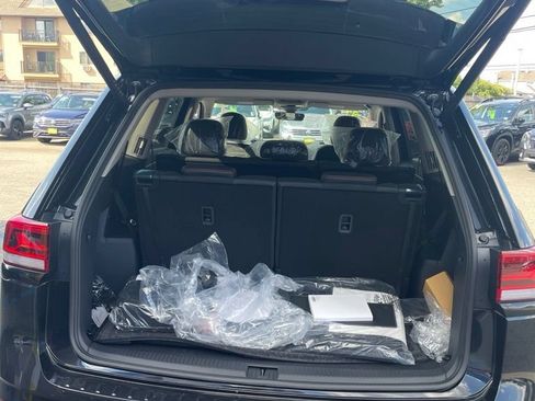 New 2026 Volkswagen Atlas Peak Edition AWD/4WD image 8