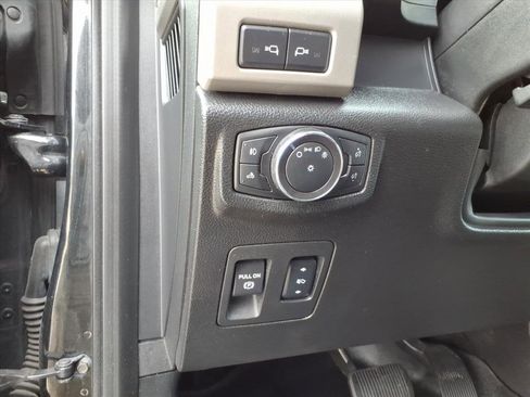 Used 2015 Ford F150 Lariat image 22