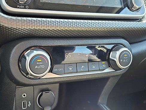 Used 2019 Nissan Kicks SV FWD image 15