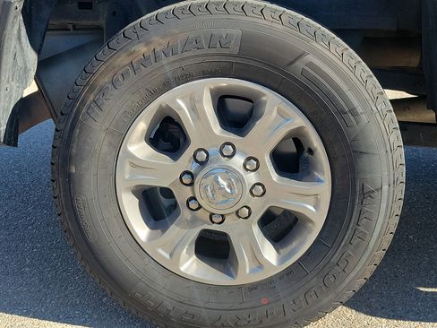 Used 2024 RAM 2500 Big Horn image 6