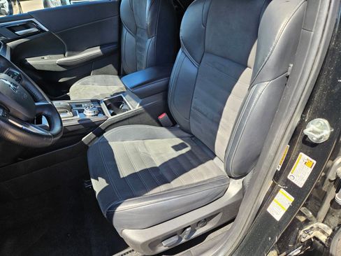 Used 2024 Mitsubishi Outlander SE FWD image 24