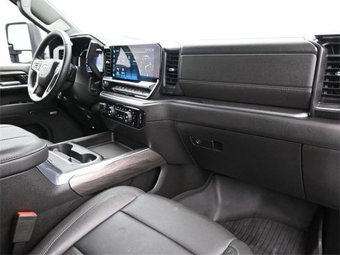 Used 2024 Chevrolet Silverado 2500 LTZ w/ LTZ Plus Package image 10