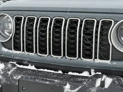 Used 2025 Jeep Wrangler Unlimited Sahara w/ Safety Group image 46