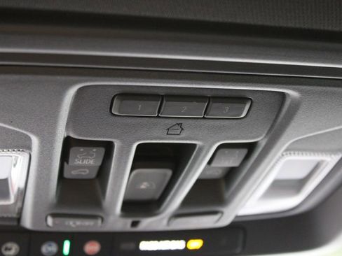 Used 2024 GMC Sierra 2500 AT4 w/ AT4 Premium Plus Package image 31