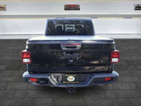 Used 2022 Jeep Gladiator Sport AWD/4WD image 6