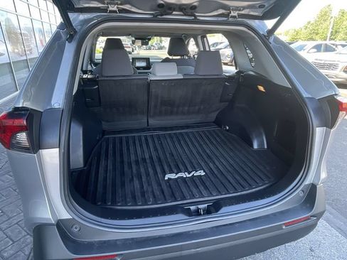 Used 2021 Toyota RAV4 XLE w/ Convenience Package AWD/4WD image 26
