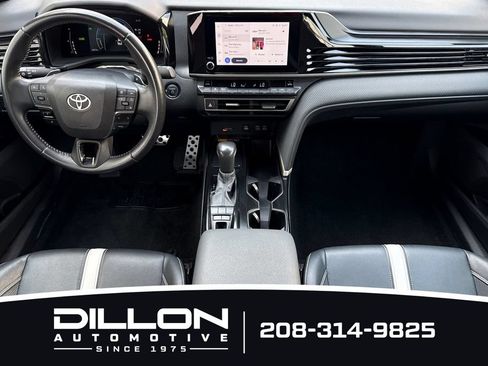 Used 2025 Toyota Camry SE FWD image 13