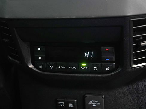 Used 2025 Toyota Sequoia Platinum image 16