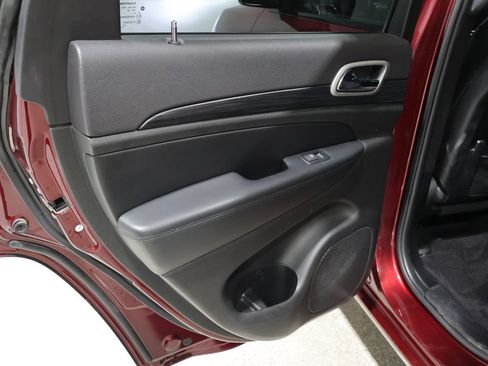 Used 2020 Jeep Grand Cherokee Altitude AWD/4WD image 19