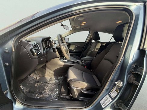 Used 2014 MAZDA MAZDA3 i Sport image 11