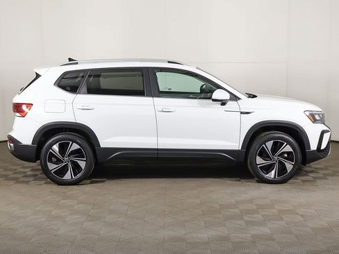 Used 2024 Volkswagen Taos SE AWD/4WD image 19