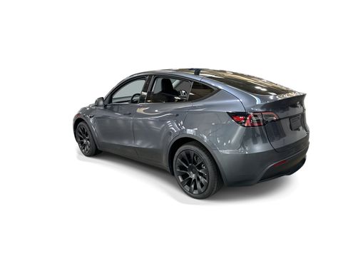 Certified 2023 Tesla Model Y Long Range AWD/4WD image 4