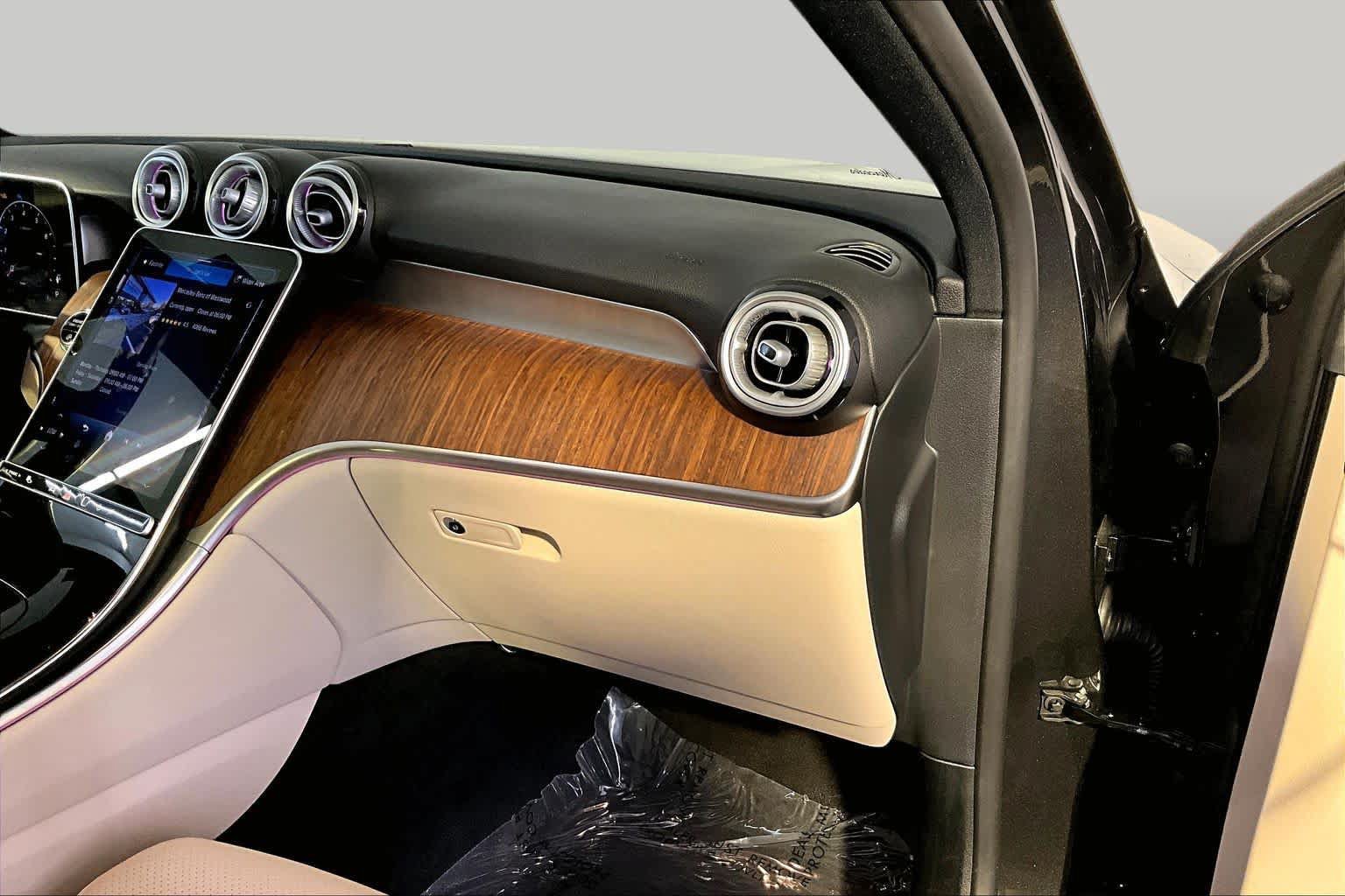 Certified 2026 Mercedes-Benz GLC 300 4MATIC image 19