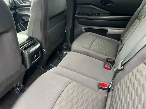 Certified 2025 Nissan Pathfinder S AWD/4WD image 5