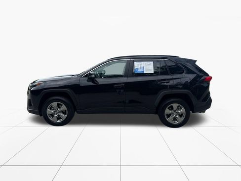 Used 2025 Toyota RAV4 XLE AWD/4WD image 4