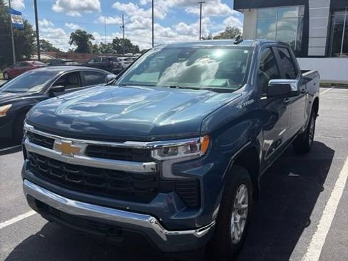 Used 2024 Chevrolet Silverado 1500 LT AWD/4WD image 3