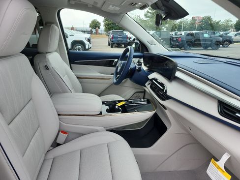 New 2026 Buick Enclave Avenir w/ Super Cruise Package image 7