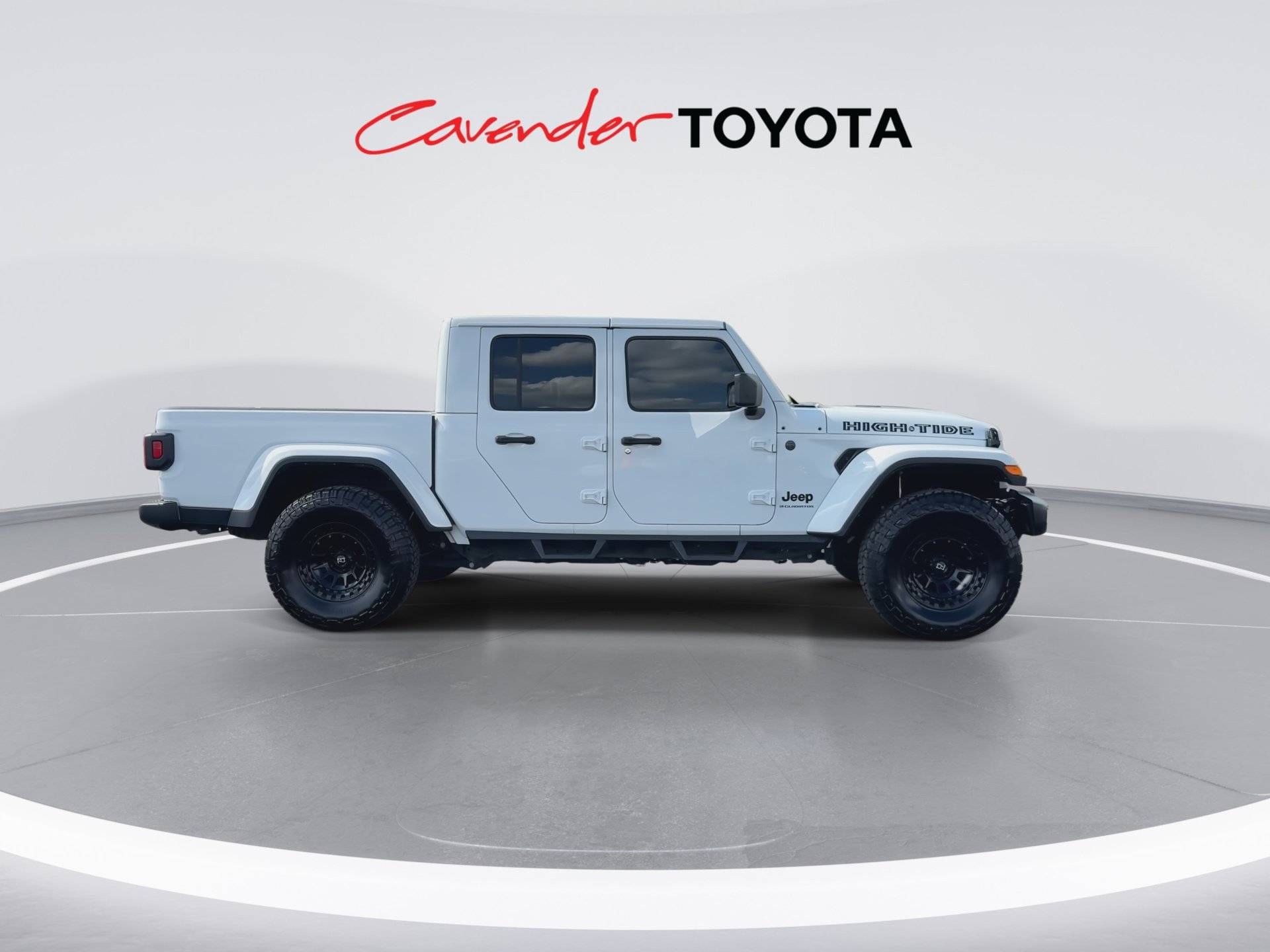 Used 2025 Jeep Gladiator Sport AWD/4WD image 9