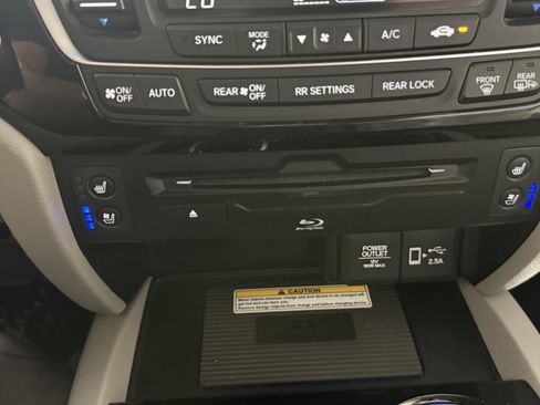 Used 2022 Honda Pilot Elite image 14