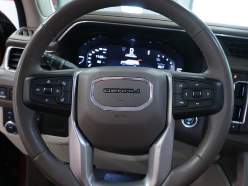Used 2023 GMC Yukon XL Denali image 23