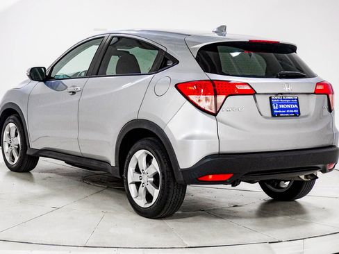 Used 2017 Honda HR-V EX image 6