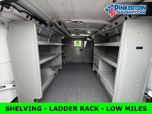 Used 2017 Chevrolet Express 2500 image 5