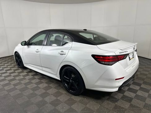 Used 2021 Nissan Sentra SR w/ SR Premium Package image 5