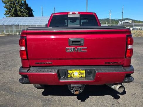 Used 2018 GMC Sierra 2500 Denali image 5
