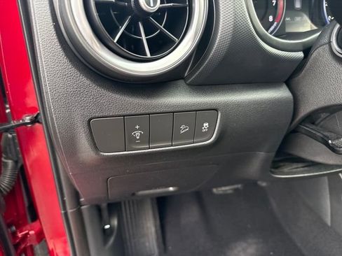 Used 2023 Hyundai Kona SE image 15