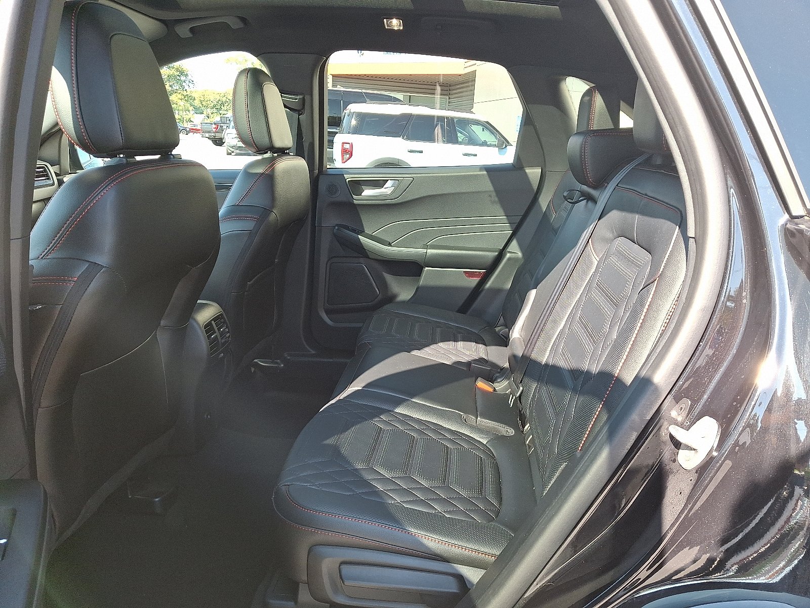 Certified 2023 Ford Escape ST-Line Elite w/ Premium Technology Package AWD/4WD image 10