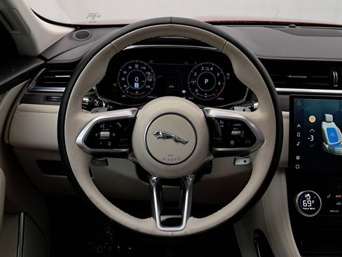 Used 2021 Jaguar F-PACE S image 10