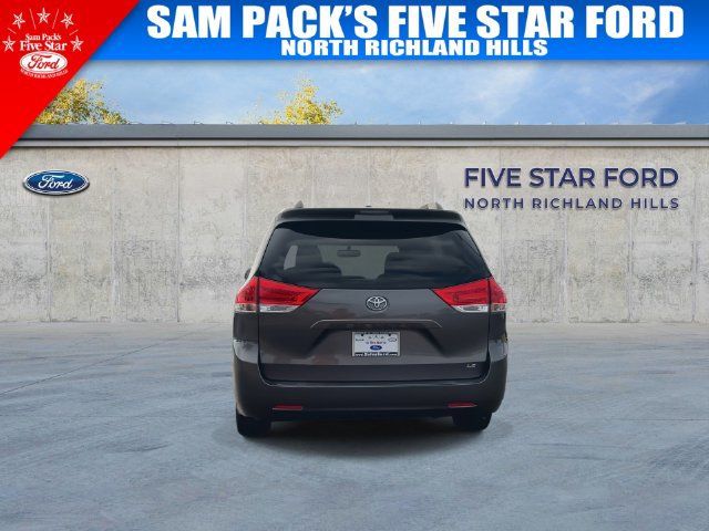 Used 2012 Toyota Sienna LE FWD image 8