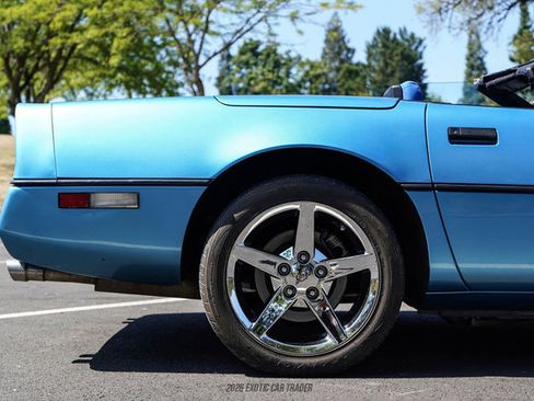 Used 1988 Chevrolet Corvette Convertible RWD image 10