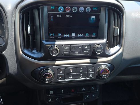 Used 2018 Chevrolet Colorado Z71 AWD/4WD image 16