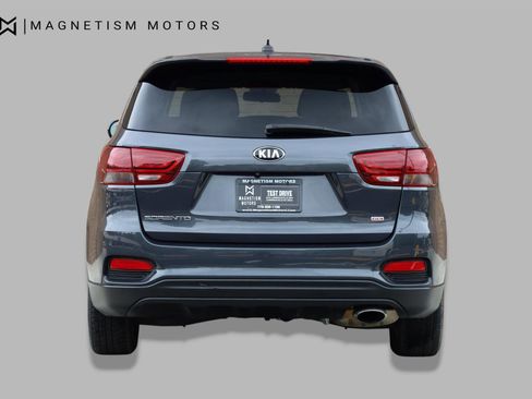 Used 2019 Kia Sorento FWD image 8