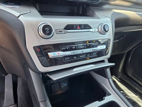 Used 2022 Ford Explorer XLT RWD image 26