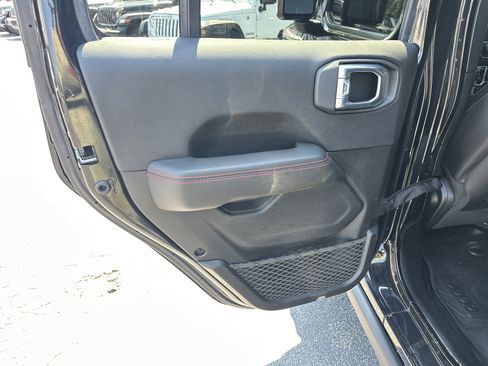 Used 2021 Jeep Wrangler Unlimited Rubicon AWD/4WD image 25