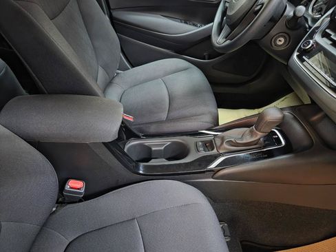 Used 2021 Toyota Corolla LE FWD image 22