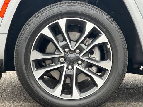 Used 2023 Jeep Grand Cherokee L Overland RWD image 26