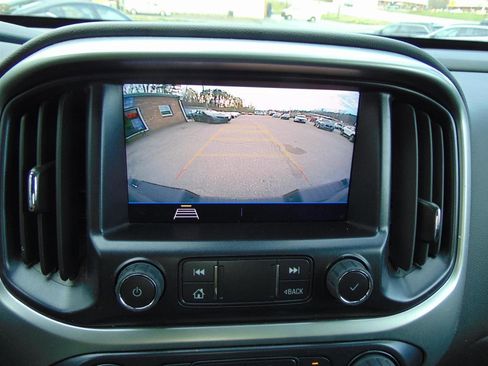 Used 2022 Chevrolet Colorado LT w/ Fleet Safety Package image 20