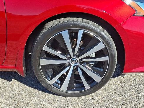 Used 2019 Nissan Altima 2.5 SR w/ SR Premium Package image 8