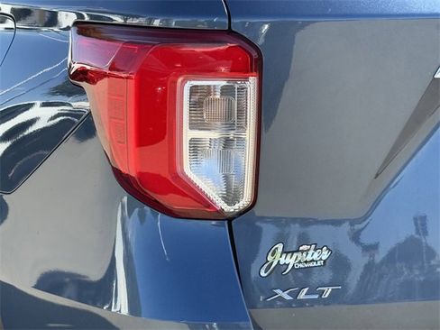 Used 2020 Ford Explorer XLT w/ Equipment Group 202A image 6