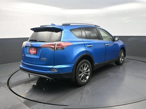 Used 2018 Toyota RAV4 Limited AWD/4WD image 8