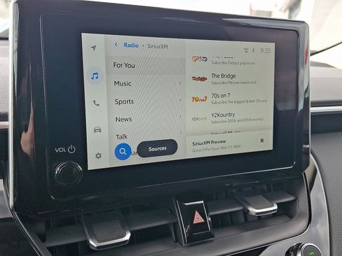 Used 2023 Toyota Corolla Cross XLE image 17