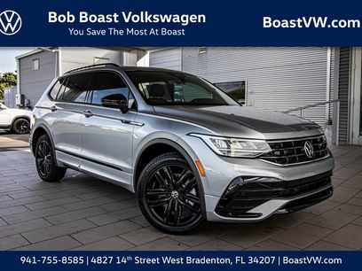 Certified 2022 Volkswagen Tiguan SE R-Line